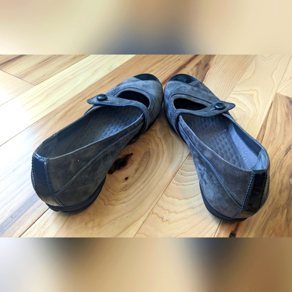 Privo by Clarks Ballet Flat Mary Jane Brown Suede Slip-ons Women's Size 10 - Picture 3 of 3